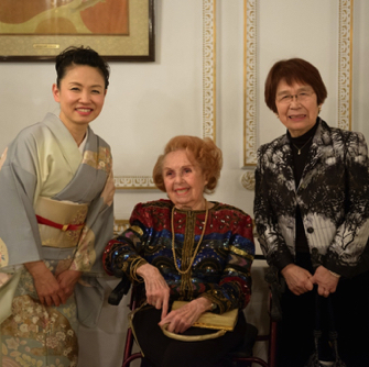 Charlotte White with Masayo Ishigure (left) and Hiroko Onoyama